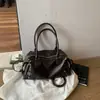 Bolso grande de estilo retro transfronterizo, bolso de axila para mujer, nueva colección 2026, bolso tipo almohada simple, bolso de hombro versátil