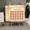 Decoración de Moda para Pared de Fondo de Promoción de Fin de Año de Tienda en Centro Comercial, Pared de Firmas Popular, Pared de Cajas Misteriosas, Tablero de KT, Flores de Seda para Gatos