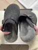 Pantuflas Gruesas Estilo Birkenstock Grises de Felpa para Mujer, Nuevas Otoño e Invierno 2024 Mocasines Cerrados de Peluche
