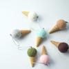 Colgante de helado de bola de fieltro de lana coreana viento INS decoraciones navideñas blanco gris rosa Macarons