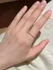 Anillo de Oro Minimalista de Nicho con Circonita Microincrustada para Mujer, Nuevo Anillo Abierto Versátil de Moda de Gama Alta para Mujer