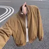 Chaqueta de Bombardero Estilo Americano para Hombre Otoño Corta Holgada Cuello Alto Chaqueta de Béisbol Corte Limpio Hombro Recto Abrigo