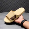 Novas Sandálias Masculinas de Verão Tendência Tamanho Extra Grande para Uso Externo Resistentes ao Desgaste, Antiderrapantes, Silenciosas, com Solado Grosso para Homens