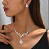 Collar de borla de circonita de lujo de alta calidad con luz de nicho, cadena de clavícula de temperamento retro europeo y americano, joyería de moda Joker al por mayor
