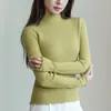 Suéter de tricô grosso com forro de fleece e gola alta para mulheres, novo estilo outono e inverno, com bordas franzidas, caimento justo, top versátil para usar como base