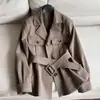 2026 novo estilo casaco trench coat top de gola curta acinturado, peça externa emagrecedora para mulheres, atacado H15DW98706