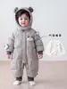 Macacão de inverno de plumas para bebês e crianças pequenas, com design de urso 3D, capuz e forro leve de fleece, perfeito para usar ao ar livre e para engatinhar.