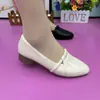 Zapatos planos de punta fina, transpirables, de tacón bajo y escote bajo para primavera y otoño, zapatos casuales de caña baja para mujer, suela suave, versátiles, de comercio exterior, transfronterizos
