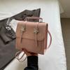 Mochila Pequeña de Diseño Nicho 2024 Nuevo Bolso de Mujer Moda Versátil de Alta Gama Viaje Ligera Mochila Pequeña