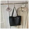 Bolso tote retro de color sólido para mujer 2026, moderno y versátil, bolso de hombro de gran capacidad para el día a día, bolso de mano estilo coreano