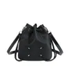 Bolso Cruzado Casual de Gran Capacidad 2025 Nuevo Primavera y Verano Moderno Color Sólido Versátil Bolso Cubo con Cordón para Hombro para el Trabajo