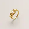 Anillo Qingdao Joyería Elegante Anillo de Metal Irregular de Perla Simple Anillo de Metal Chapado en Oro Vintage Abierto