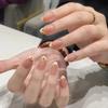 Primavera y Verano Nuevo Corto Ovalado Fresco Uso Armadura Alto Valor de Color Blanco Francés Floral Arcoíris Estilo Ins Estudiante Arte de Uñas
