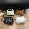 Bolso de mano de lunares artísticos estilo coreano transfronterizo, nuevo retro chic de lunares, simple y portátil para ir al trabajo y hacer compras, bolso cruzado