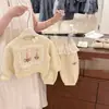 Conjunto de Inverno para Bebê Menina 2026 Mais Veludo Espessado Doce Menininha Conjunto com Capuz de Renda Calça de Moletom