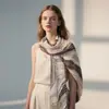 Lenço de Seda Falsa Novo para Comércio Exterior Primavera Verão Feminino Toque de Luxo Estampa Ondulada Leve Proteção Solar Lenço de Seda Versátil