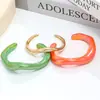 Pulseira Irregular Colorida de Acrílico Transfronteiriça Europeia e Americana Feminina Celebridade da Internet Personalidade Padrão de Onda de Ponta Pulseira Aberta