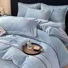 Juego de cama de cuatro piezas estilo Chanel, terciopelo de leche mate para invierno, bordado, engrosado, forro polar de doble cara, alta densidad, funda de edredón 4
