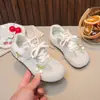Zapatos Deportivos para Niñas 2026 Verano Nuevos Suela Suave Flor Ballet Infantil Zapatos de Entrenamiento Alemán Zapatos Casuales Suela Suave Zapatos para Bebé