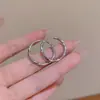 Pendientes de aro lisos de metal, estilo simple y genial, para mujer, personalizados, de nicho, pendientes de botón con temperamento único, para el día a día, versátiles, joyería para la oreja
