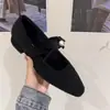 Sapatos de festa 2024, decote baixo, com laço, confortáveis de usar, modernos para outono e inverno, sapatos femininos com detalhes de pérolas, novo estilo versátil