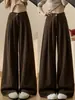 Calça de veludo cotelê marrom para mulheres, novo estilo outono 2026, cintura alta, modelagem que afina a silhueta, calça de perna reta solta com design fluido e de perna larga, adequada para baixinhas.