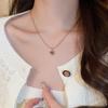 Collar retro cuadrado francés de fritilaria camelia mariposa perla elegante cadena clavícula lujo ligero collar de alta gama para mujer