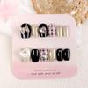Manicura Portátil Hecha a Mano de Fototerapia 30 Piezas de Uñas de Manicura con Diamante Grande de Corazón Parches de Uñas Cuadriculados Negro Rosa Dulces y Geniales