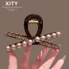 Exquisito Clip Negro para el Cabello con Forma de Cruz de Perla Estilo Nuevo 2026 para Mujeres, Pasador de Moda para la Parte Trasera de la Cabeza, Accesorio para el Cabello tipo Pinza de Tiburón