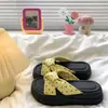 Pantuflas de Suela Gruesa de Gama Alta para Mujer, Nuevo Estilo Verano 2026, Adecuadas para Usar con Faldas, Sandalias de Moda Estilo Hada con Una Correa