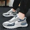 Nuevos Zapatos de Hombre Verano 2026: Zapatos de Malla Transpirable Estilo Papá, Modernos y Versátiles, Zapatos de Malla de Suela Gruesa de Moda, Modelo Popular para Venta al por Mayor