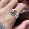 Anel Aberto Oval de Pérola Cravejado com Diamantes, Moderno e Simples, Elegante Anel para Dedo Indicador, Luxo Leve, Versátil, Atacado de Joias de Alto Padrão