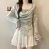 Camiseta elegante estilo coreano, falsa duas peças, tie-dye, manga longa, para mulheres, estilo de férias de verão, top justo com retalhos de renda