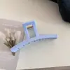 Pinza de Agarre de Color Crema Fresca para Primavera y Verano Pinza para el Cabello de Media Cola Suave Versátil Pinza de Tiburón para la Parte Trasera del Cabello Pinza Elegante para el Cabello