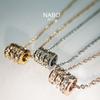 Compre tres y llévese uno. Collar con rueda de transferencia de diamantes de imitación cuadrados de princesa, lleno de diamantes, chapado en acero de titanio y oro K, preservación del color duradera.