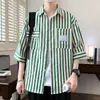 Dropshipping Verano 2025 Nueva Camisa de Hombre a Rayas de Manga Media Versión Coreana Elegante Delgada Moderna Guapo Joven