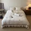 Juego de cuatro piezas de algodón y lino bordado estilo retro wabi-sabi, funda nórdica y fundas de almohada teñidas en hilo, amigable con la piel y apto para dormir desnudo, ropa de cama para todas las estaciones