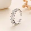 Colección de Anillos de Latón Plateado con Circonita de Moda Más Vendidos, Anillos de Plata de Lujo Ligero Transfronterizos, Versátiles para el Uso Diario
