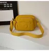 Comércio Exterior Atacado Casual Nylon Pequena Bolsa Feminina Novo Estilo Passeio Compras Leve Bolsa para Celular Simples de Ombro Único Transversal