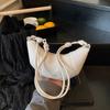 Bolsas Femininas Nicho da Moda 2025 Nova Bolsa Transversal Versátil Popular Bolsa de Ombro Axilar Corno