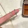 Anillo entrelazado de doble capa de plata de ley S925 con microincrustaciones de circonita para mujer, anillo versátil de lujo ligero en forma de V para el dedo índice, nuevo accesorio para la mano