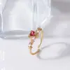 Anillo abierto vintage con corazón de circón rojo para mujer, con un diseño de lujo ligero estilo corte y tamaño ajustable. Venta al por mayor para joyería transfronteriza