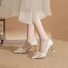 Zapatos de boda de punta para mujer, nuevo modelo 2026, zapatos de novia adecuados para el uso diario, zapatos de dama de honor, tacones altos de cristal francés