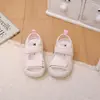 Sandalias para bebé para niños primavera y verano 2026 zapatos de playa para bebés y niños pequeños sandalias de suela blanda de moda para niñas
