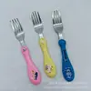 Tenedor infantil de acero inoxidable mango de color tenedor de dibujos animados para alimentar al bebé mango de plástico tenedor de dibujos animados venta al por mayor de un yuan