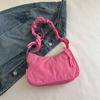 Bolso texturizado de diseño exclusivo para mujer 2025 Nuevo bolso de hombro de alta gama retro simple para el trabajo bolso de axila de media luna