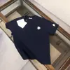 Camiseta Bordada de Manga Curta Nova de Luxo Clássica Versátil com Emblema para Homens e Mulheres, Casual de Caimento Solto, Estilo Ins