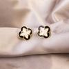 Pendientes de Trébol de Cuatro Hojas con Goteo de Aceite Estilo Fragante de Aguja de Plata Temperamento de Nicho Pendientes de Lujo Ligero Pendientes Elegantes Personalizados de Alta Gama para Mujer