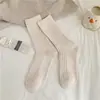 Calcetines de Punto Grueso de Color Sólido Otoño Nuevo Youjiaxiu Calcetines Holgados de Moda Ins Calcetines de Algodón de Doble Aguja de Tubo Medio Calcetines Macaron para Mujer