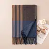 Bufanda de cachemira sintética para mujer, nuevo estilo otoño e invierno 2026, engrosada y cálida, con flecos, patrón de cuadros clásico, chal elegante y con estilo